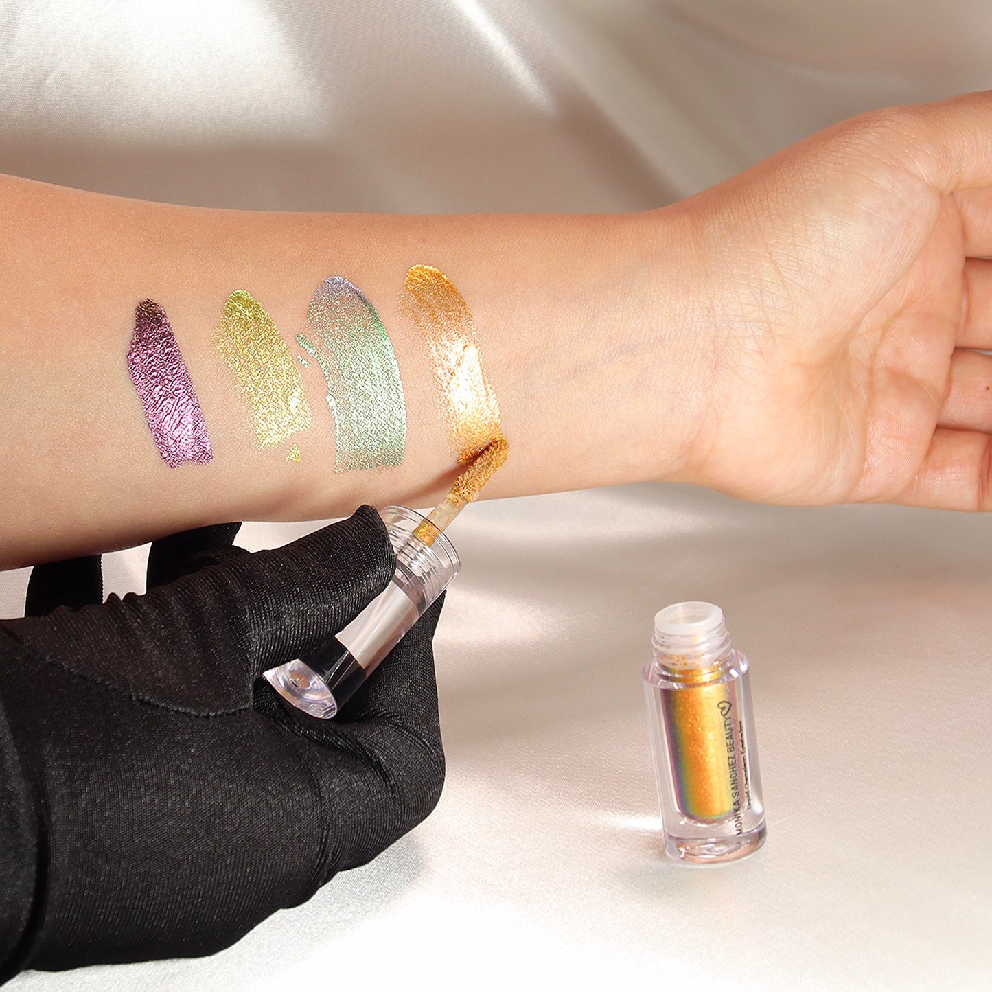 Liquid chameleon eyeshadow